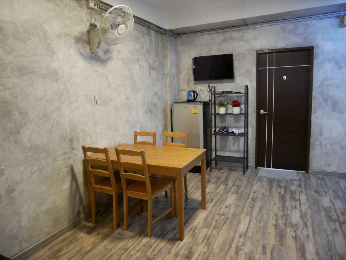Np House Pratunam 방콕 외부 사진