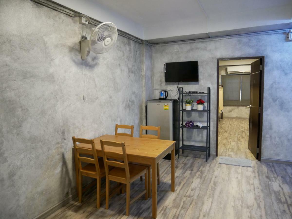 Np House Pratunam 방콕 외부 사진